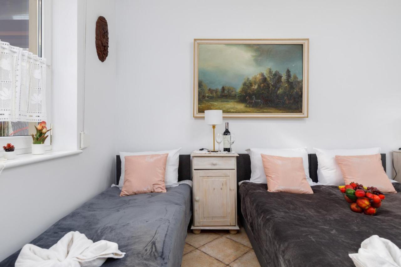 Apartment With Veranda Torunska Pobierowo By Noclegi Renters Buitenkant foto